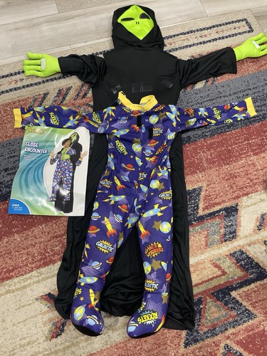 Spirit halloween close - spirit,