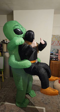 Inflatable Alien Carrying